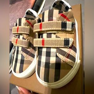 Toddler Unisex Burberry Sneaker EUR Size 19